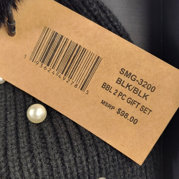 Steve Madden 2pc Gift Set - Phone Crossbody w/ Matching Beanie Hat Gift Box Set - Picture 7 of 16